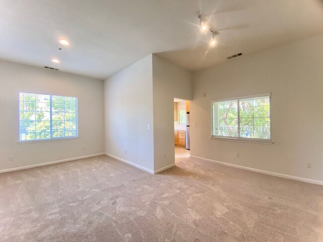 Photo - Gorgeous Condo - Gated Community in Fremont!