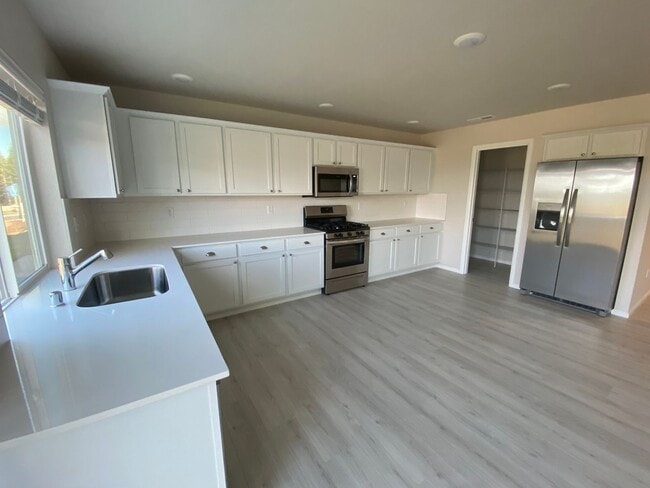 Photo - 100 NE Belfair Sta