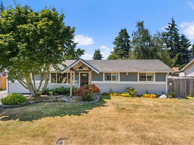 Building Photo - Beautiful Steilacoom Home with Private ADU, Covered Patio, Bonus Gym & A/C!