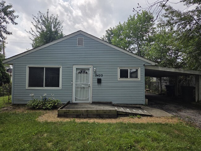 Building Photo - 2433 Century Dr