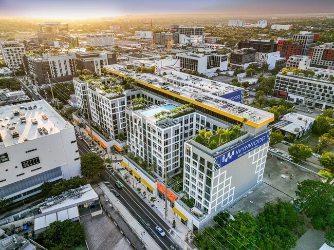 Wynwood_exterior_aerial - AMLI Wynwood Apartments