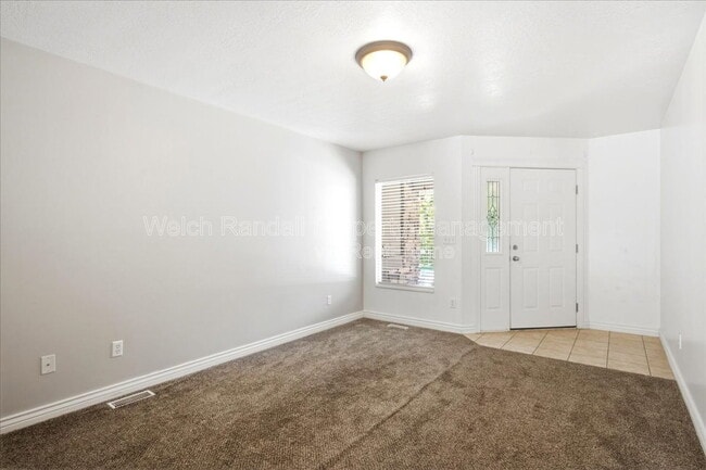 Photo - 672 E Clearwater Dr N