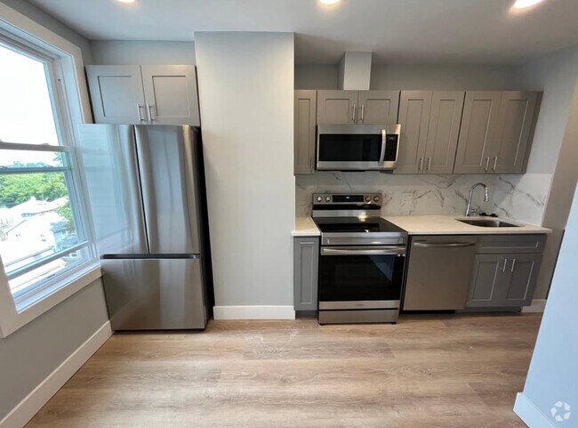 Building Photo - 31 Faywood Ave Unit 3 Rental
