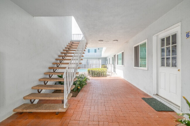 11819 Eucalyptus Ave.