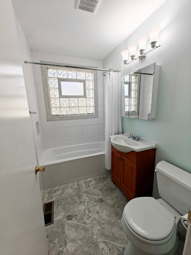 Photo - 4506 Carr St