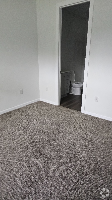 Building Photo - 5110 Wildwood Ave Rental