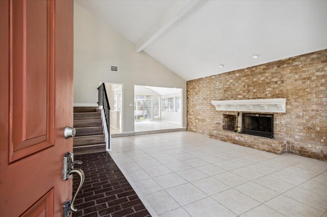 Photo - 1903 Foxtail Pl