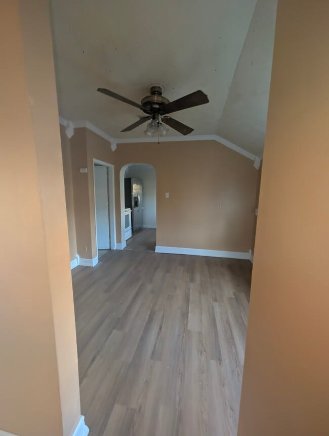 Dining room - 801 Cox St