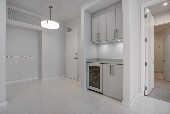 275 Giralda Ave Unit 6C
