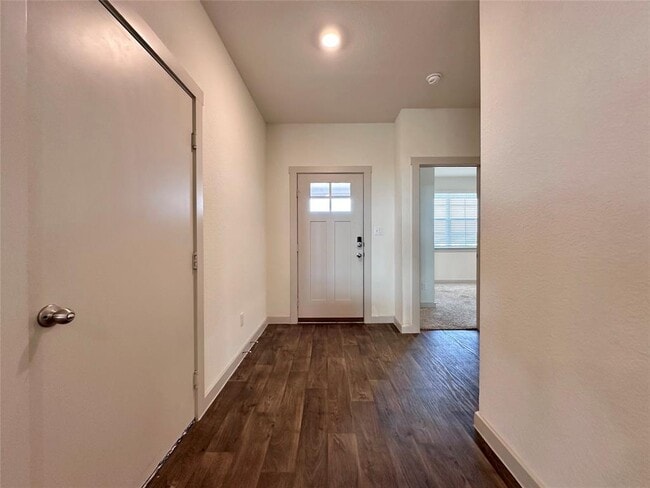 Photo - 402 Barton Creek Ln