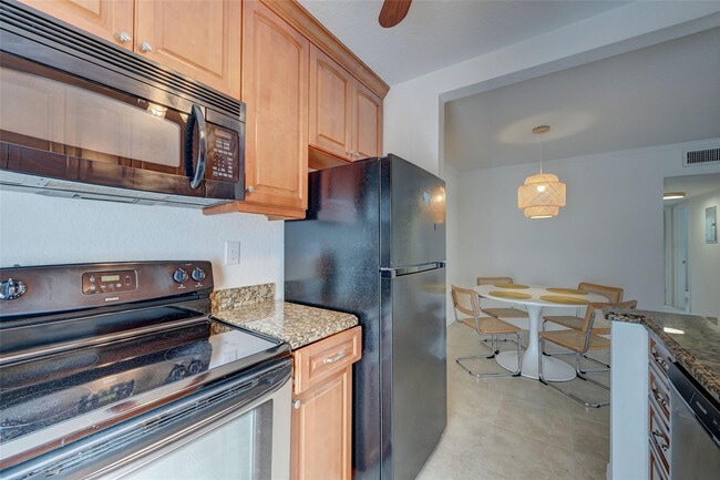 Photo - 2020 NE 56th St Unit 204