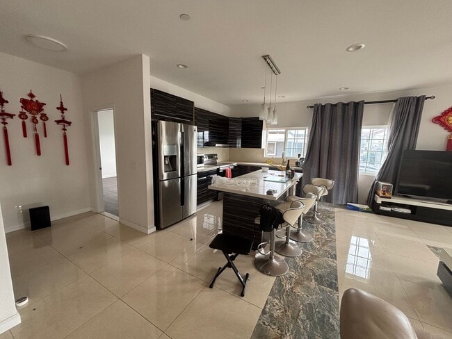 Photo - 1654B Olona Ln Unit Main House