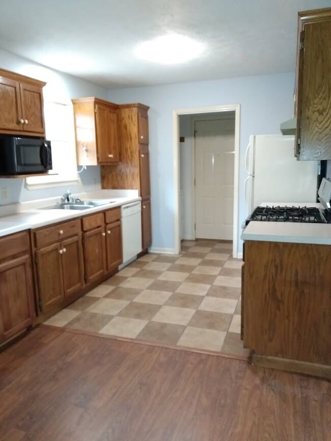 Photo - 2140 Cedar Oaks Dr