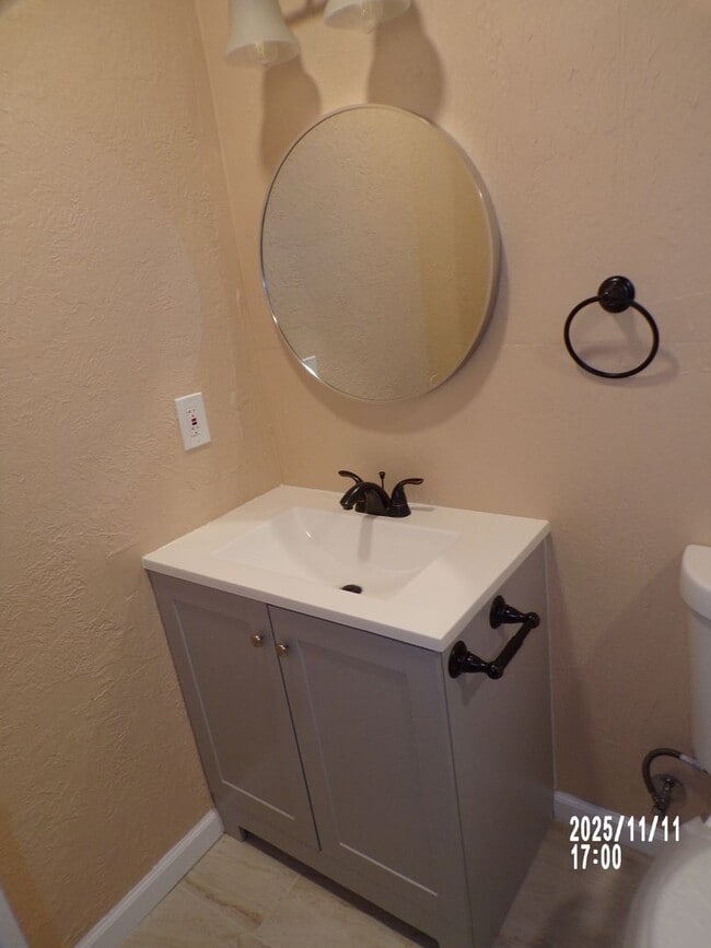 Photo - home located close to Bishop School District