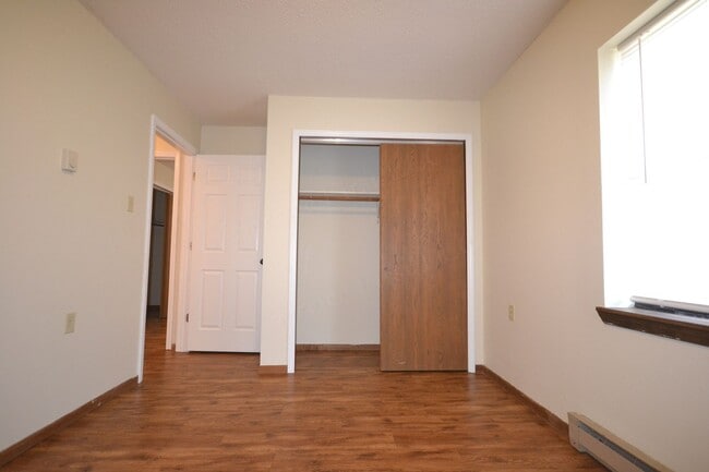 Photo - Warsaw Apartments Unit 06