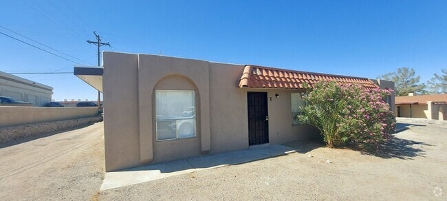 Building Photo - 2802 E Idaho Ave Unit 2802 Idaho #1 Rental
