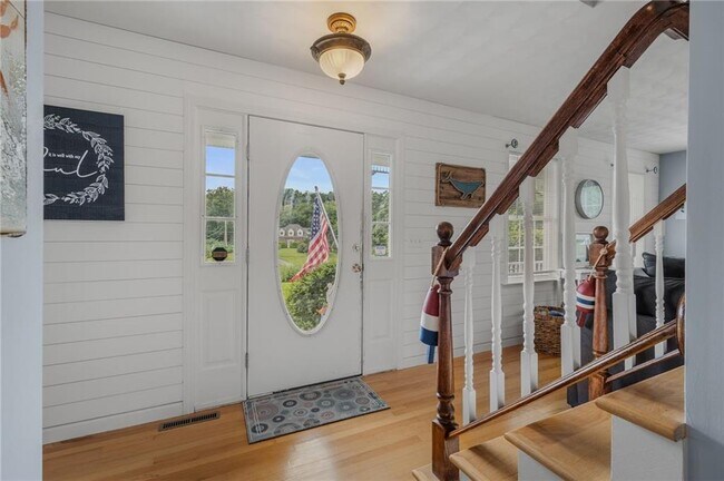 Photo - 133 Winnapaug Rd