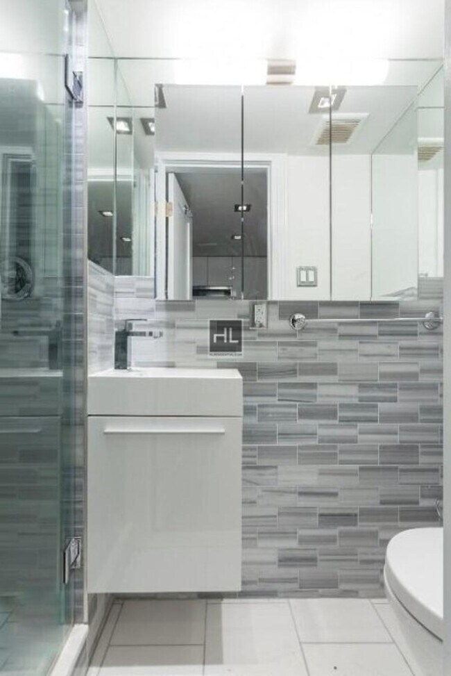 Photo - AVE A Unit 2RS