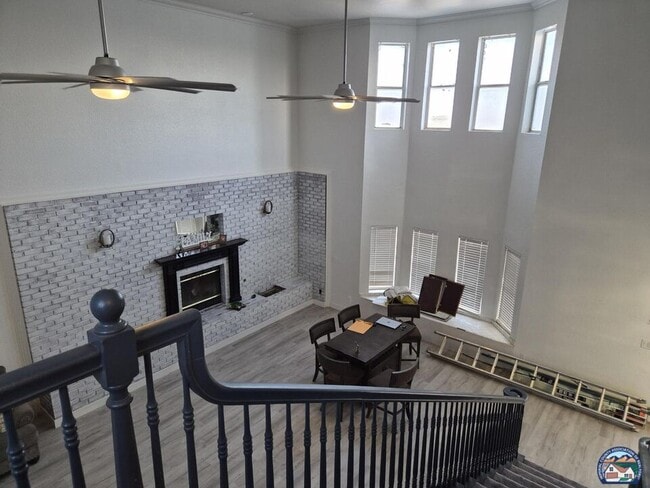 Photo - 406 E Bowles Rd