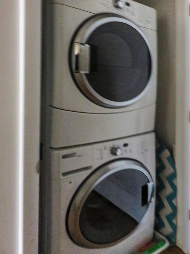 Photo - 75 Easton Ave