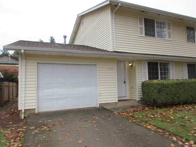 Building Photo - Two Bedroom Duplex in South Salem Unit 5086