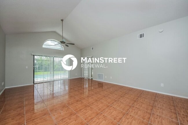 Photo - 3 Bedroom Pet-Friendly Home in ORLANDO, FL with Main Street Renewal