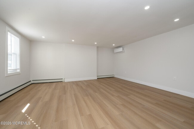 Photo - 8 Orchard St