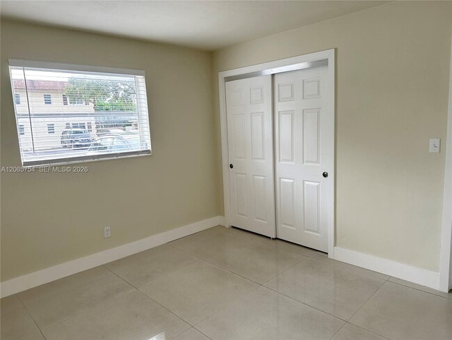 Photo - 5211 SW 91st Ave Unidad 1