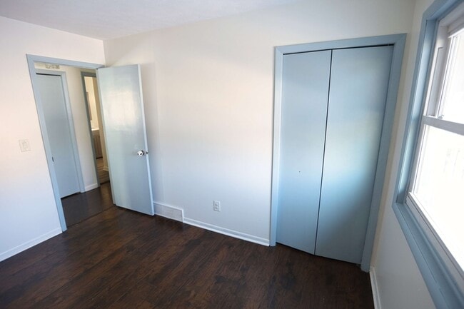 Photo - 2115 Brook Trails Ct SE