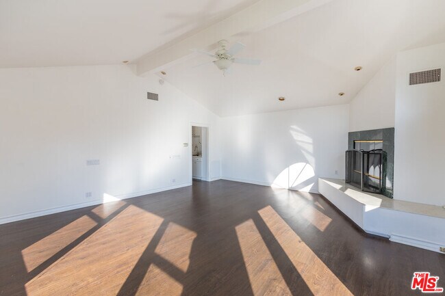 Photo - 6557 Wandermere Rd Unidad Upper STE