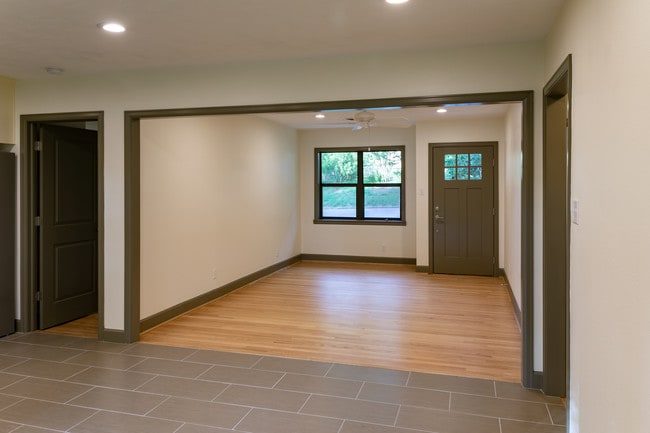 Photo - 1000 Marie St