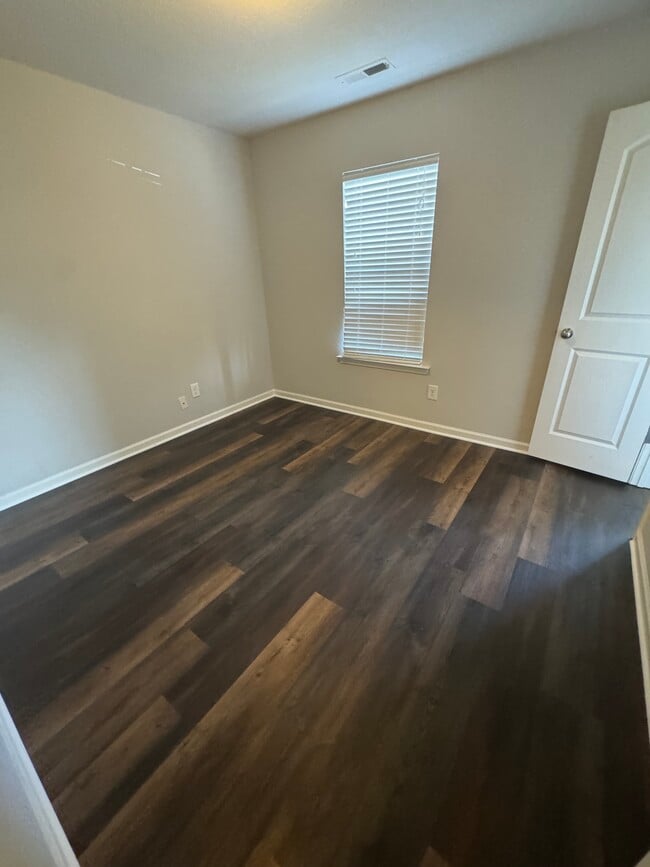 Photo - 1617 Friendly Rd