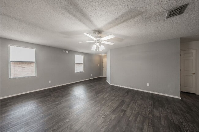 Photo - 3327 Clydesdale Dr