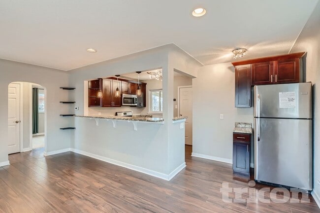 Photo - 3290 Magnolia St