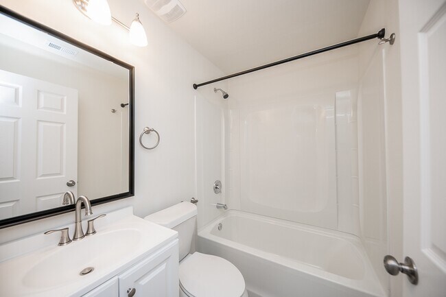 Photo - 5042 Mallow St