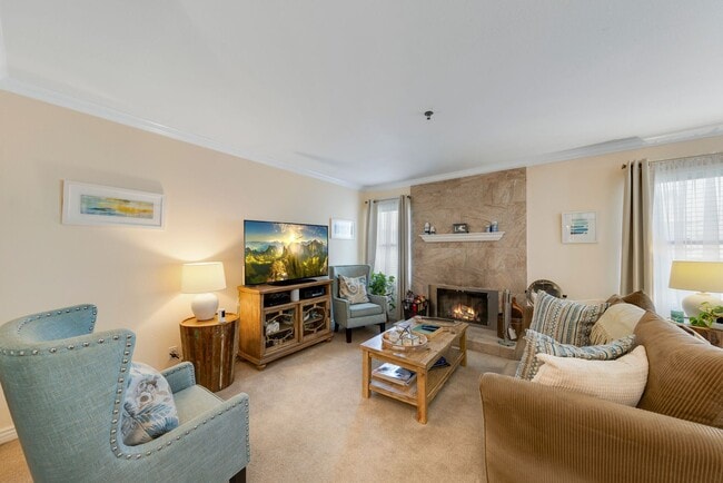 Photo - MOVE IN SPECIAL! - Long Term, Palm Lake 2 Bedroom condo! Unidad 84