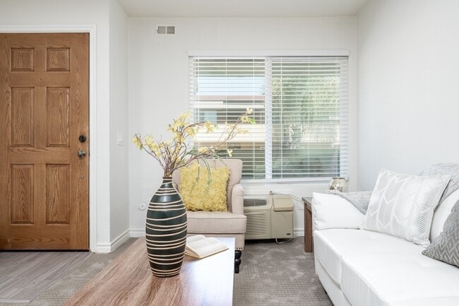 Photo - 1681 Bayview Heights Dr Unit 32