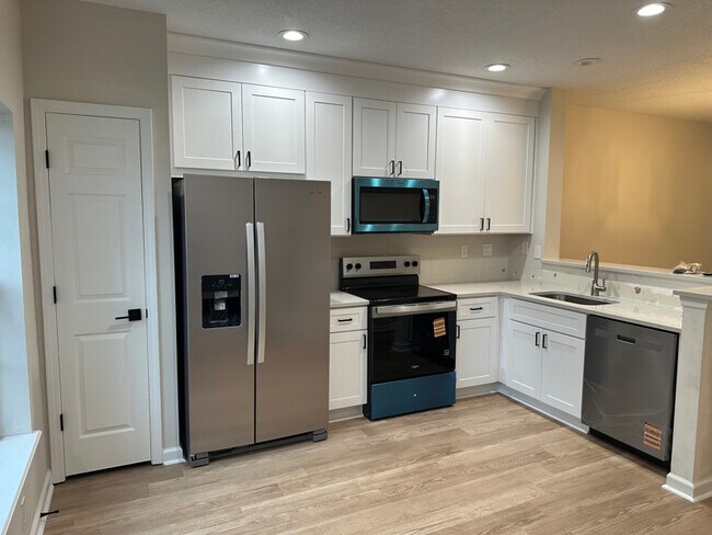 Photo - 8133 Summerside Cir