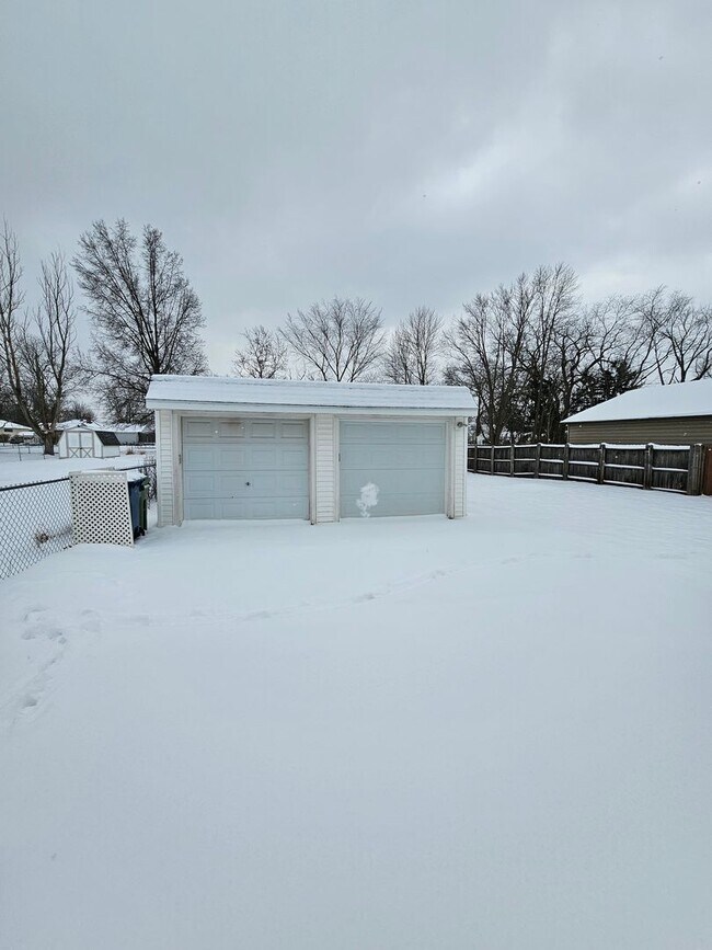 Photo - Beautiful Parma Heights 3 Bedroom