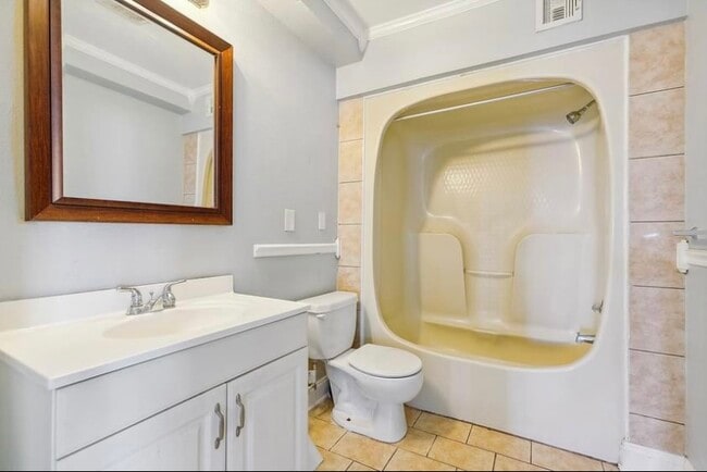 Photo - 2135 Mirabeau Ave