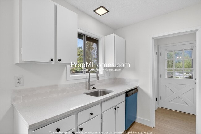 Photo - 6056 SW Valley Ave