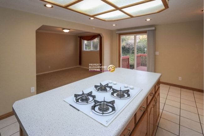 Photo - 4 Bedroom / 3 Bath Home in Sandy!