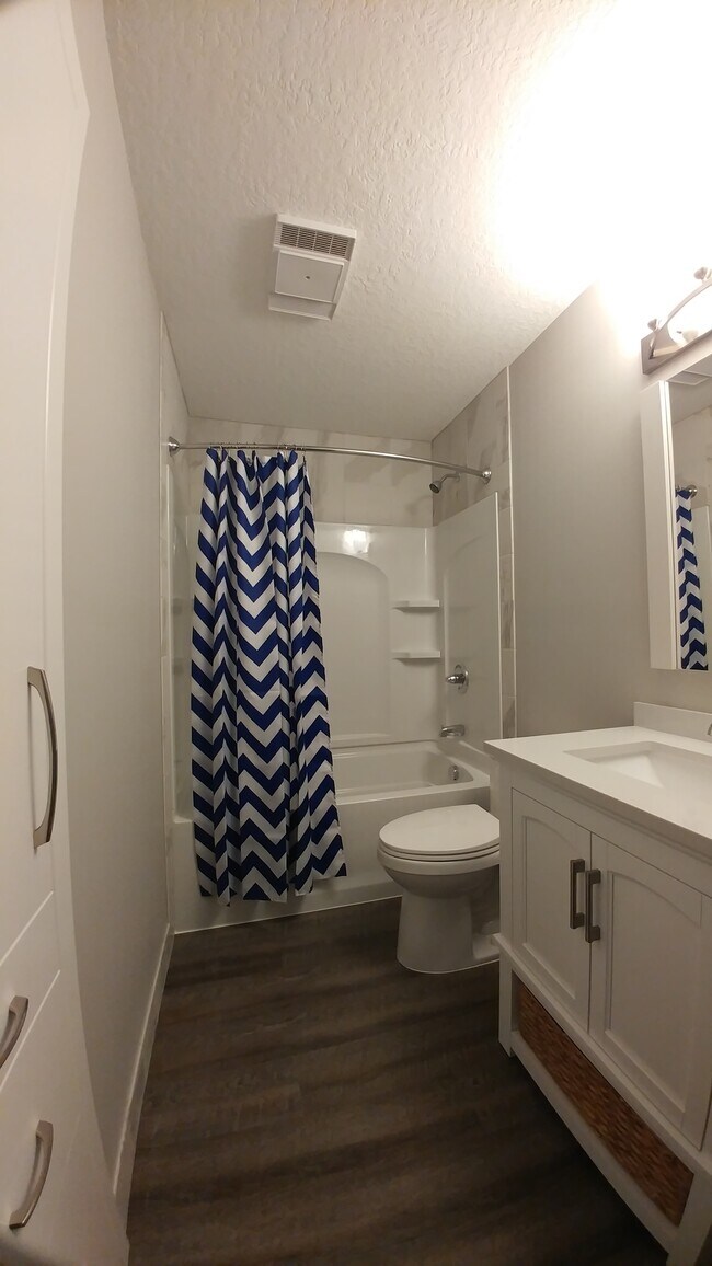 Photo - 2204 Valleyhigh Dr NW Unit D103