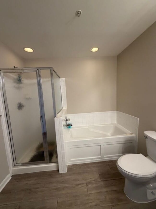 Photo - SPACIOUS 2 BEDROOM 2 BATH CONDO WITH LOFT IN KING FARM Unidad 303