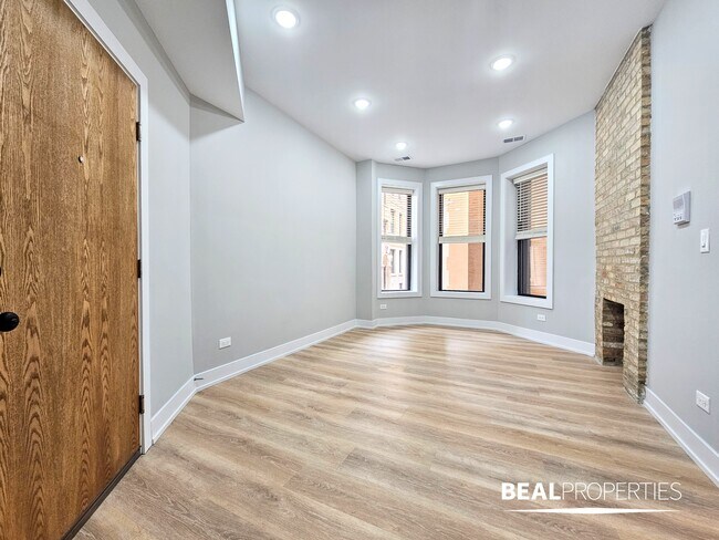 Photo - 428 W Belden Ave Unit 1