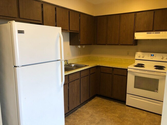Photo - Spacious 1 bedroom plus den. Unit Apt #5