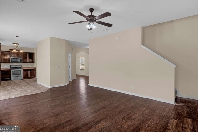 Photo - 469 Archie Way