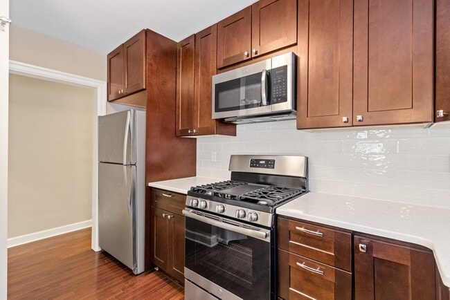 Gorgeous Updated Kitchen - 1802 E Long St Unit D
