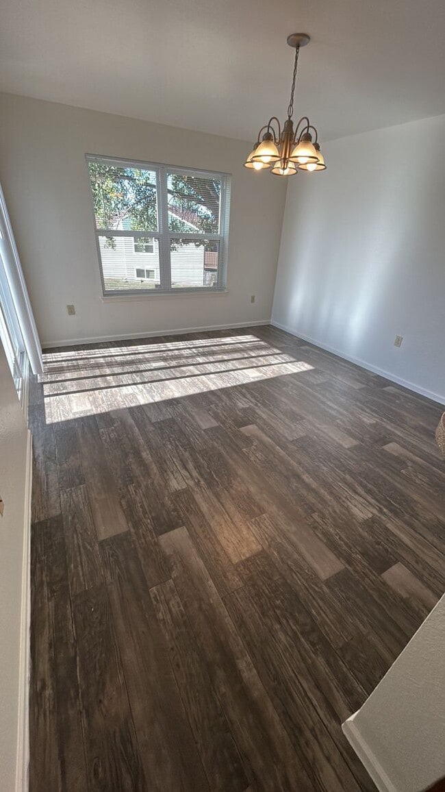 1201 Dakota Dr