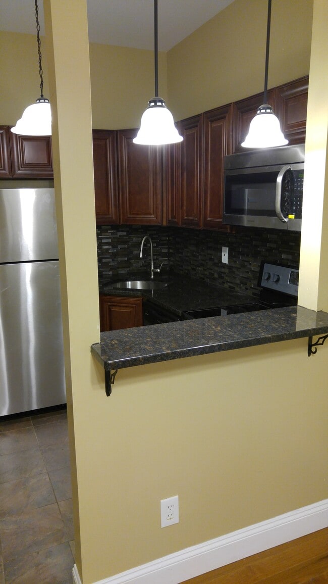 Building Photo - 2242 N Lambert St Unit 2 Rental